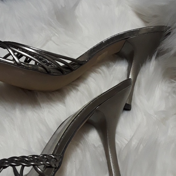 SHOES - Picture 4 of 4